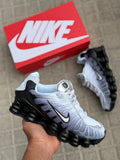 Nike shox- Blanco/Negro