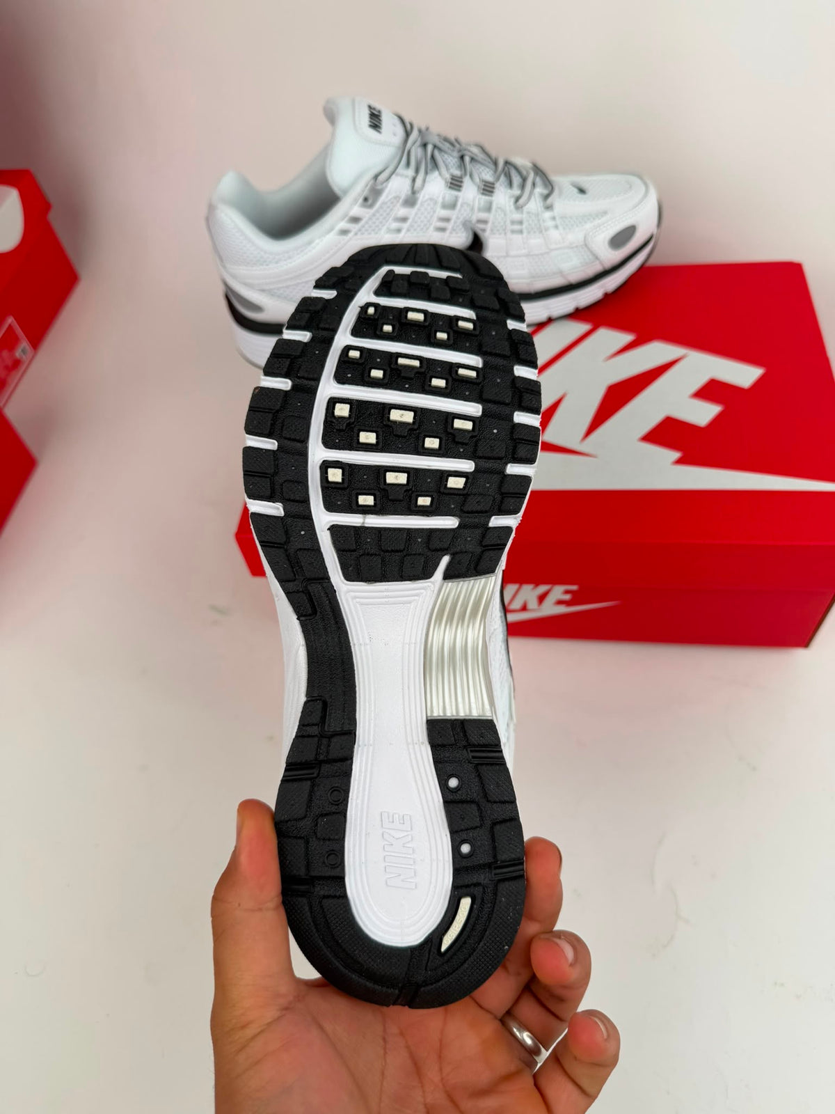 Nike P6000 Blanca/Negro