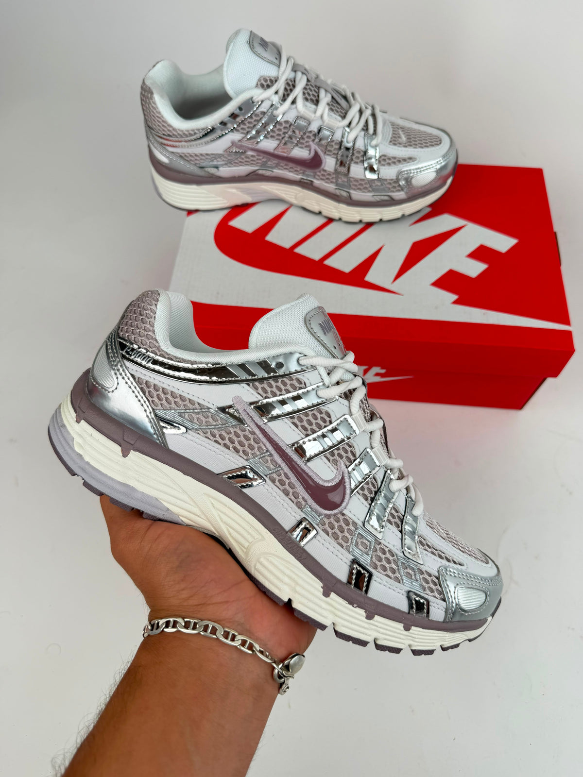 Nike P6000 Plateado/Rosa