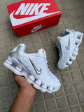 Nike shox- Blanco/Plata